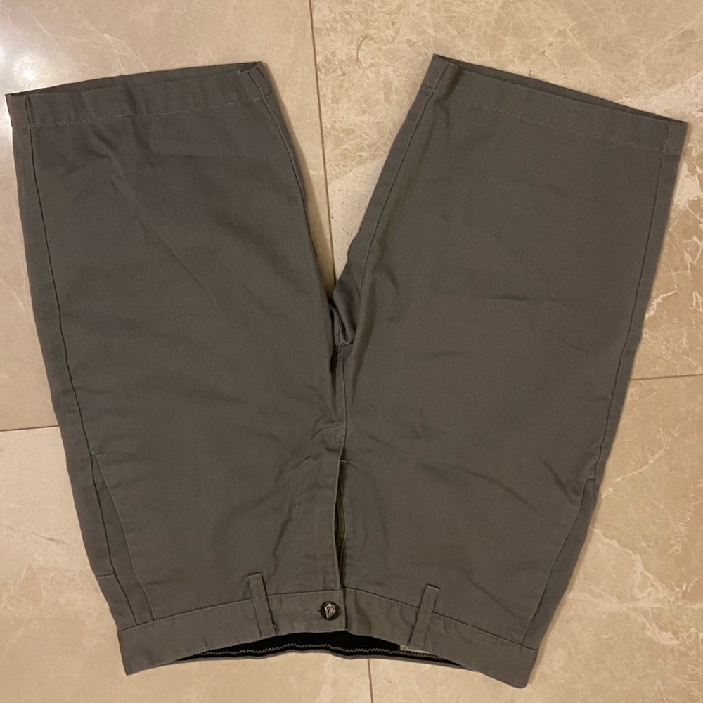 Volcom shorts size 30